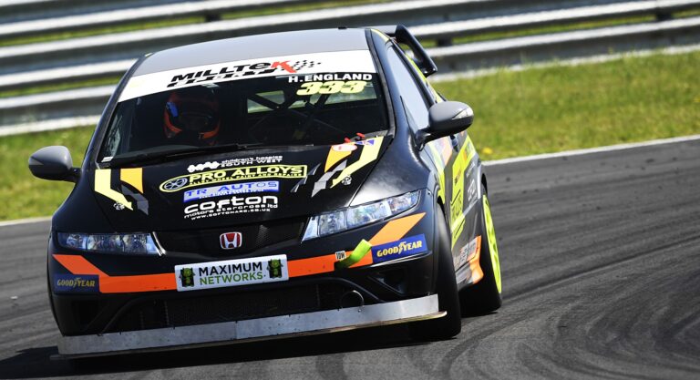 HEMR_Frontal-Racing-Shot_02